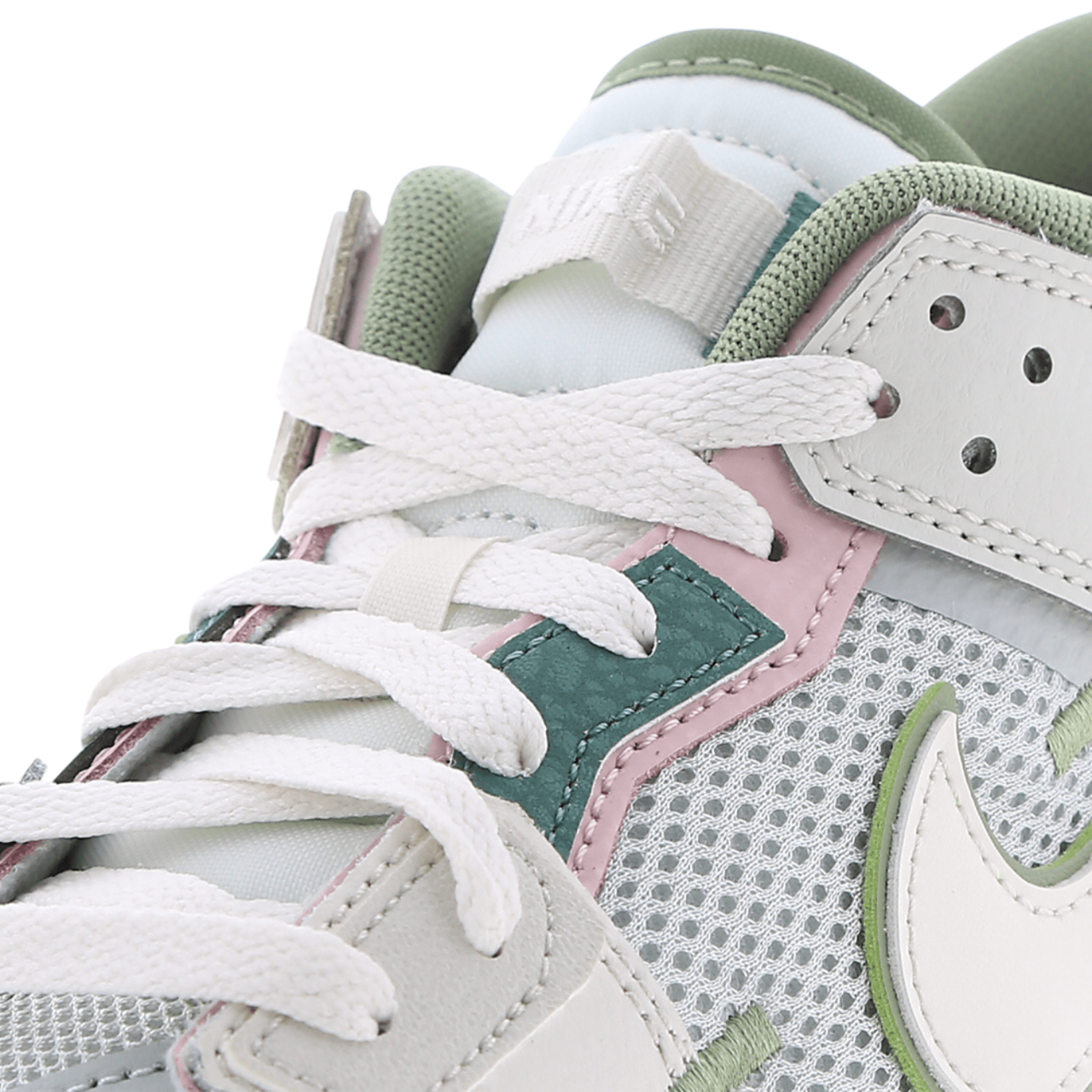 Nike Dunk Scrap Image 7 of 7. Tap to open photo gallery.