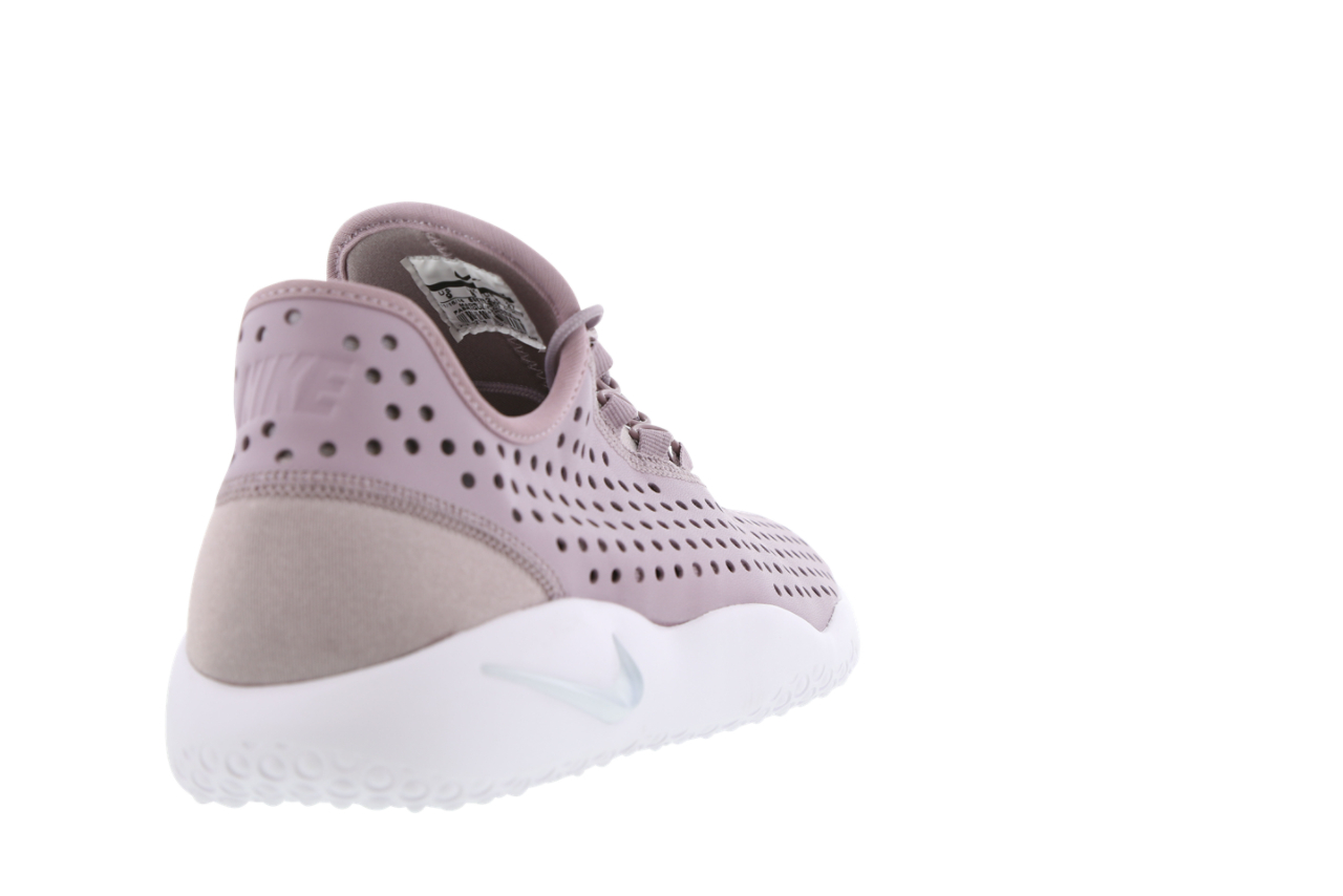 Nike Fl-RUE Image 3 of 4. Tap to open photo gallery.