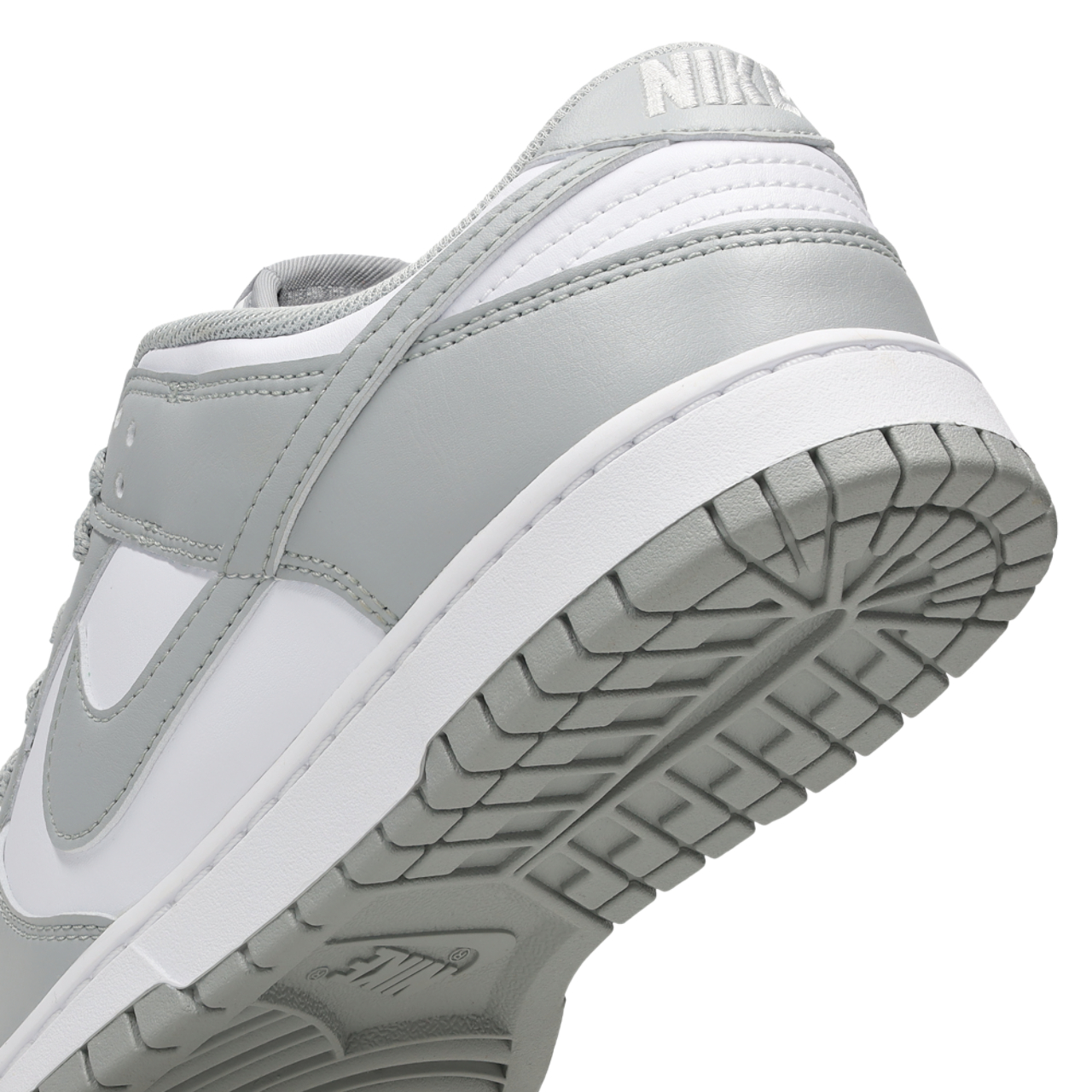 Nike Dunk Low Image 7 of 7. Tap to open photo gallery.