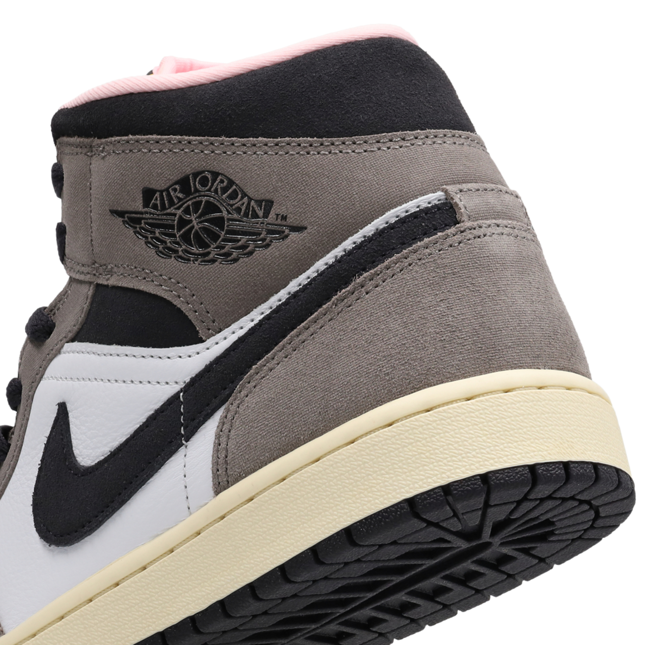 Jordan AJ1 Mid Bild 7 von 7. Antippen, um die Fotogalerie zu öffnen.