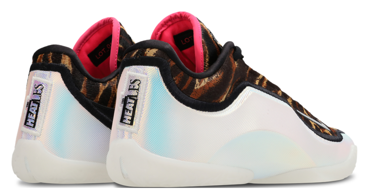 Nike Lebron XXIII Bild 3 von 14. Antippen, um die Fotogalerie zu öffnen.