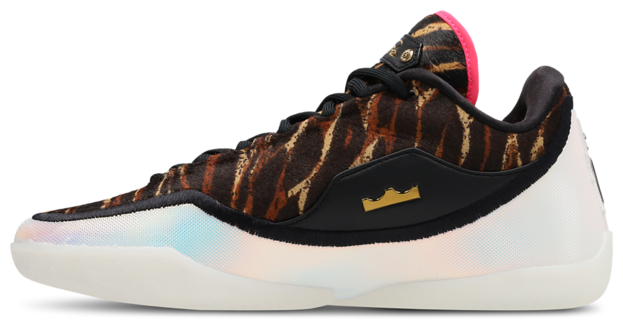 Nike Lebron XXIII Bild 4 von 14. Antippen, um die Fotogalerie zu öffnen.