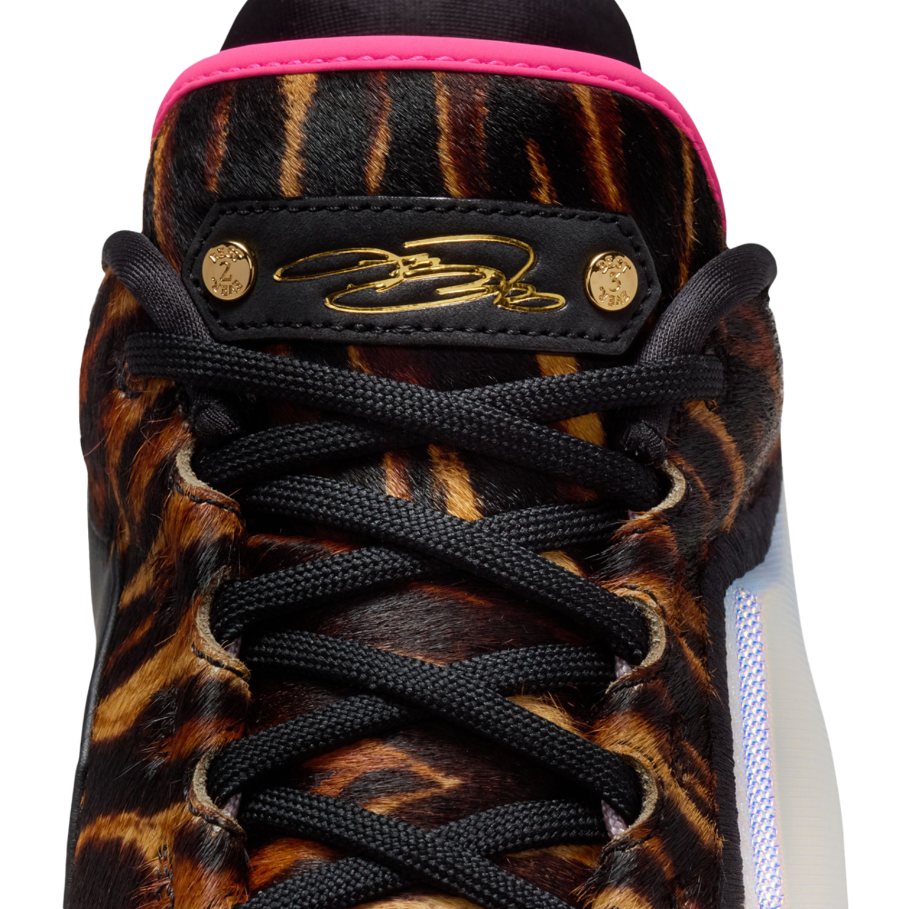 Nike Lebron XXIII Bild 9 von 14. Antippen, um die Fotogalerie zu öffnen.