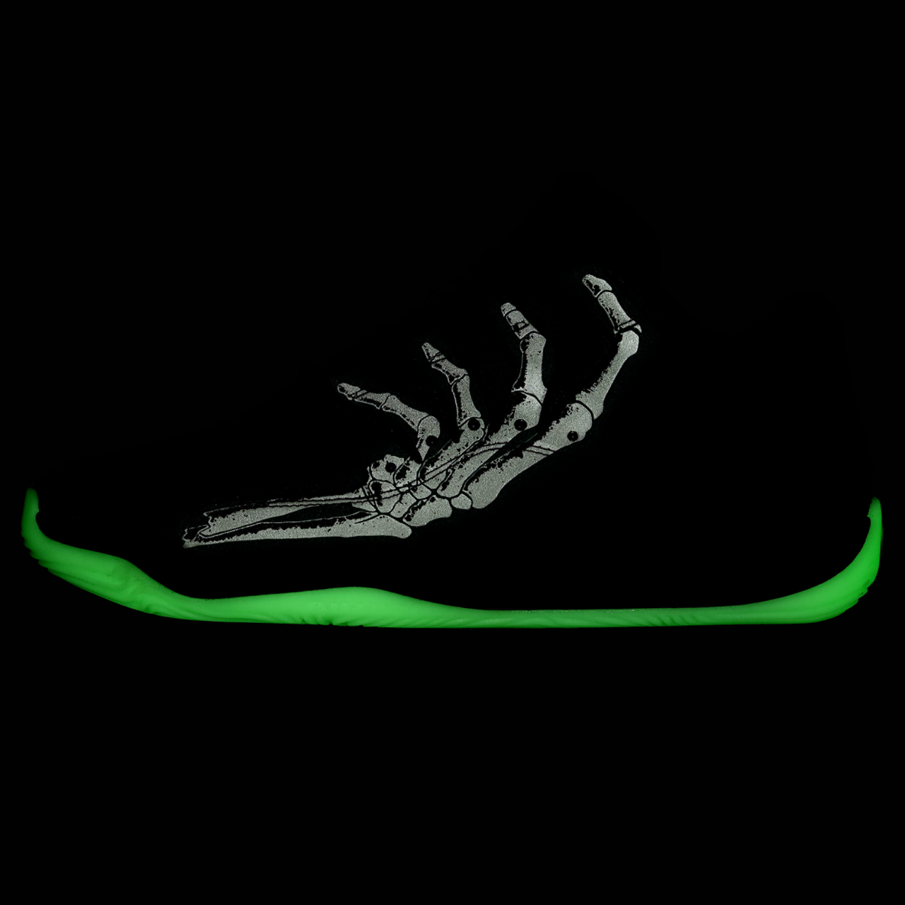 Nike KD 18 Bild 2 von 8. Antippen, um die Fotogalerie zu öffnen.