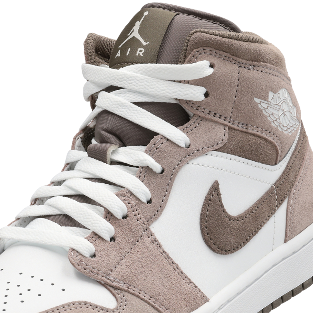 Jordan AJ1 Mid Bild 7 von 7. Antippen, um die Fotogalerie zu öffnen.