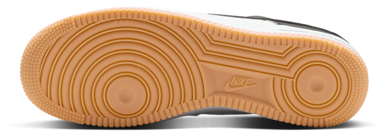 Nike Air Force 1 '07 Lv8 Bild 5 von 6. Antippen, um die Fotogalerie zu öffnen.