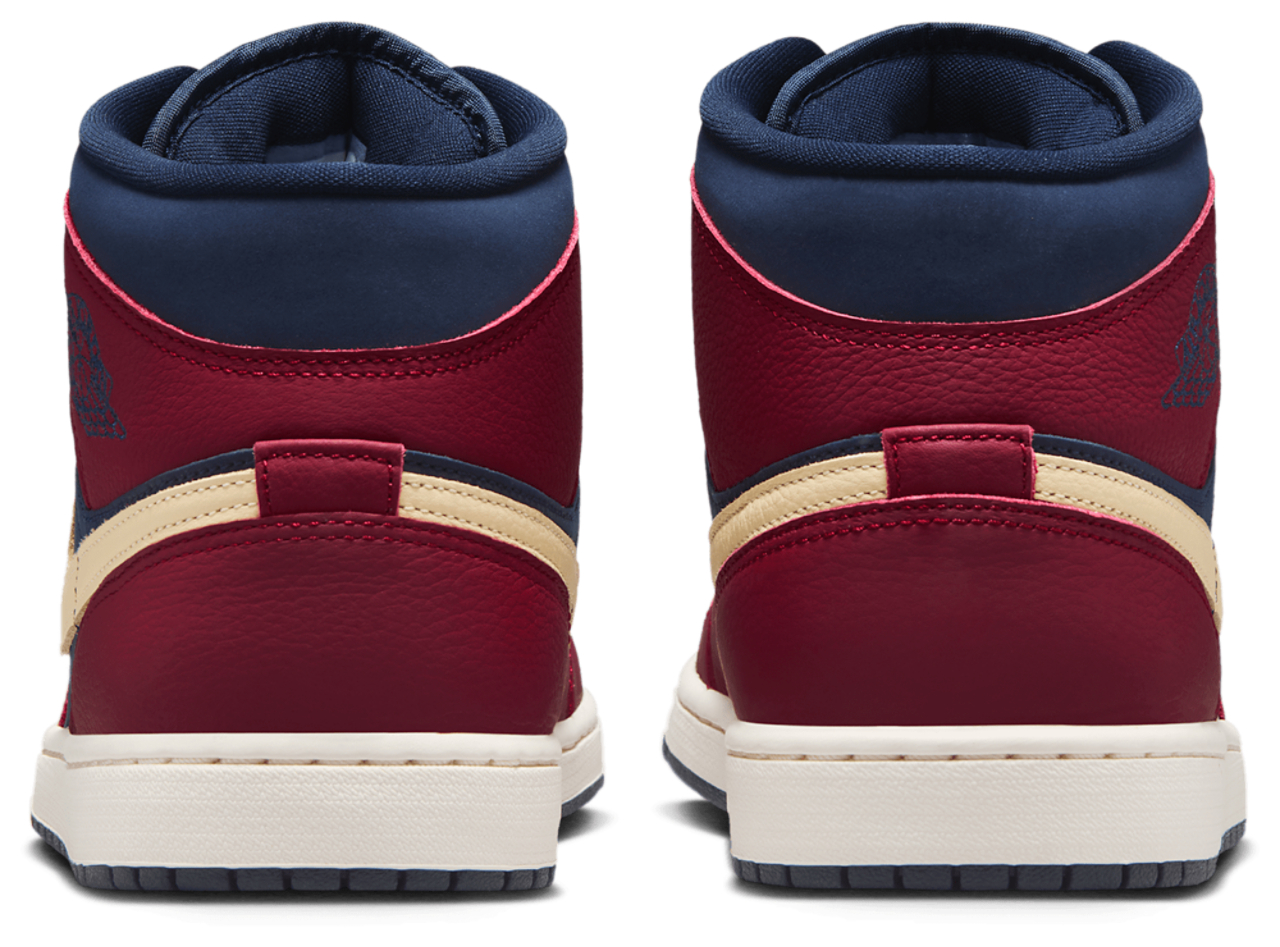 Jordan AJ1 Mid Image 6 sur 6. Appuyez pour ouvrir la galerie de photos.
