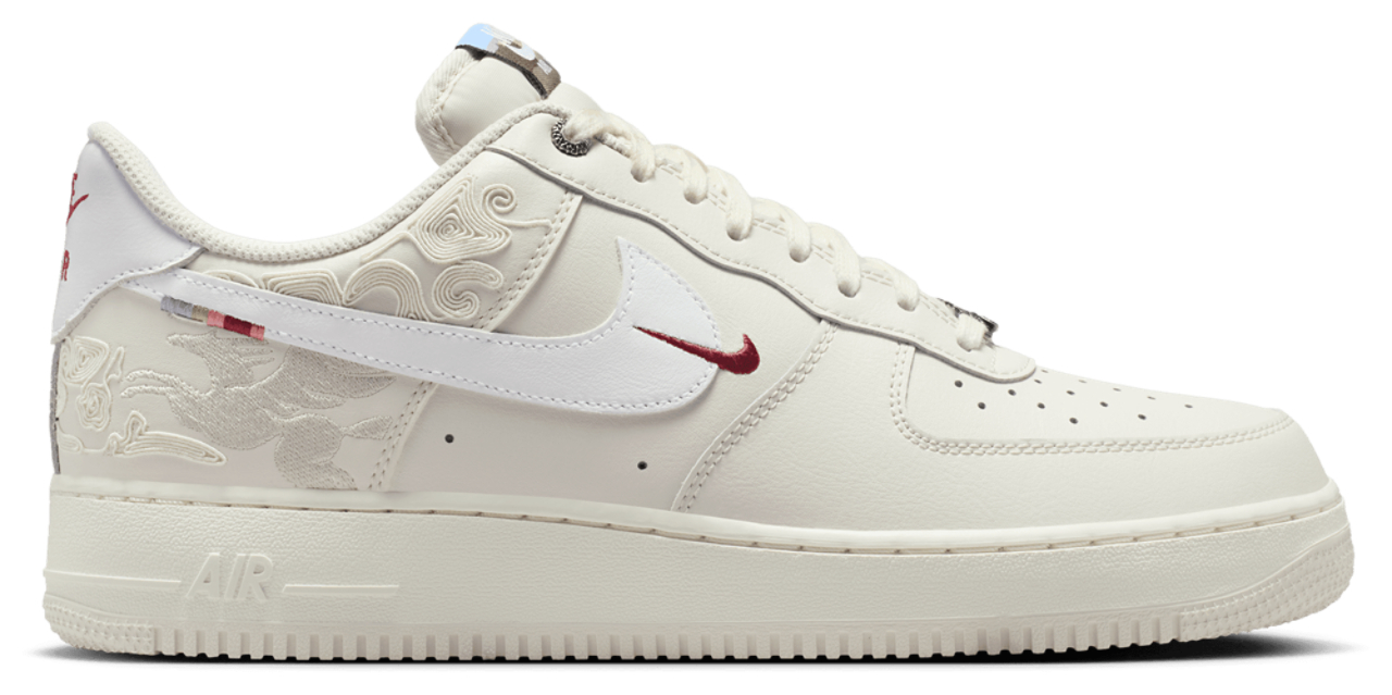 Nike Air Force 1 '07 Image 1 of 6. Tap to open photo gallery.