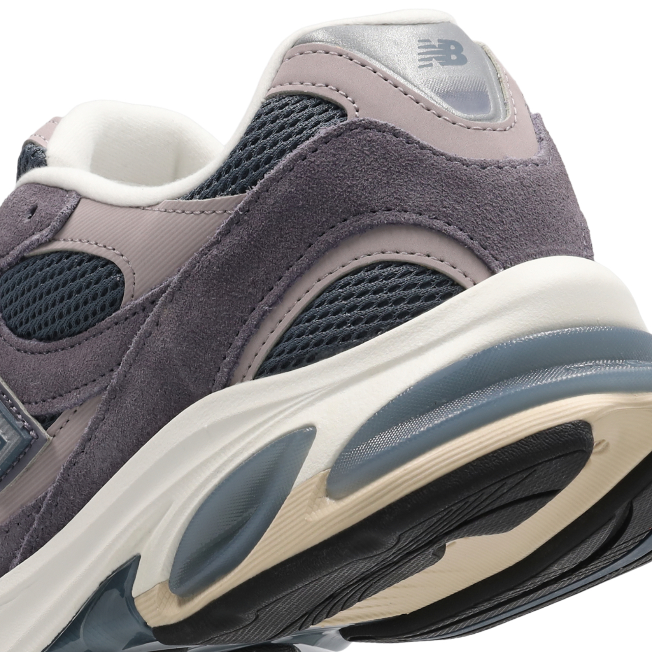 New Balance 2010 Image 7 of 7. Tap to open photo gallery.