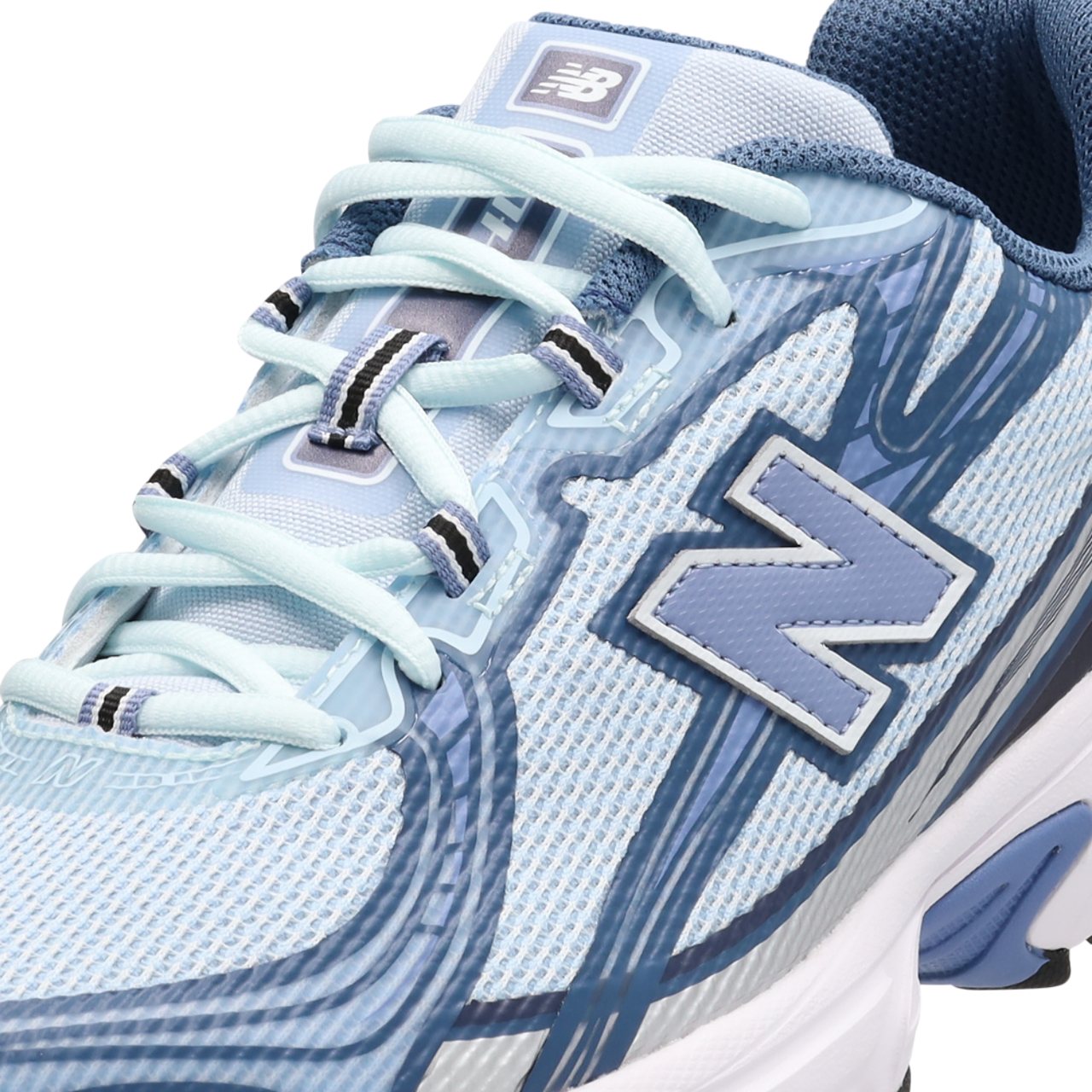 New Balance 740 Image 8 sur 8. Appuyez pour ouvrir la galerie de photos.