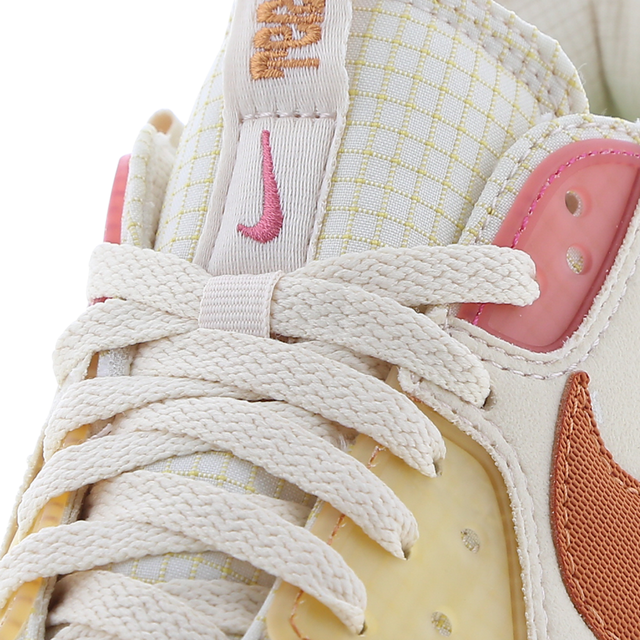 Nike Air Max 90 Terrascape Image 7 of 7. Tap to open photo gallery.