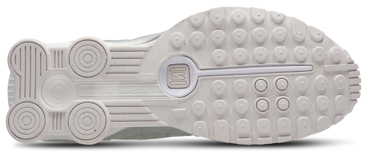 Nike Shox R4 Image 6 of 7. Tap to open photo gallery.