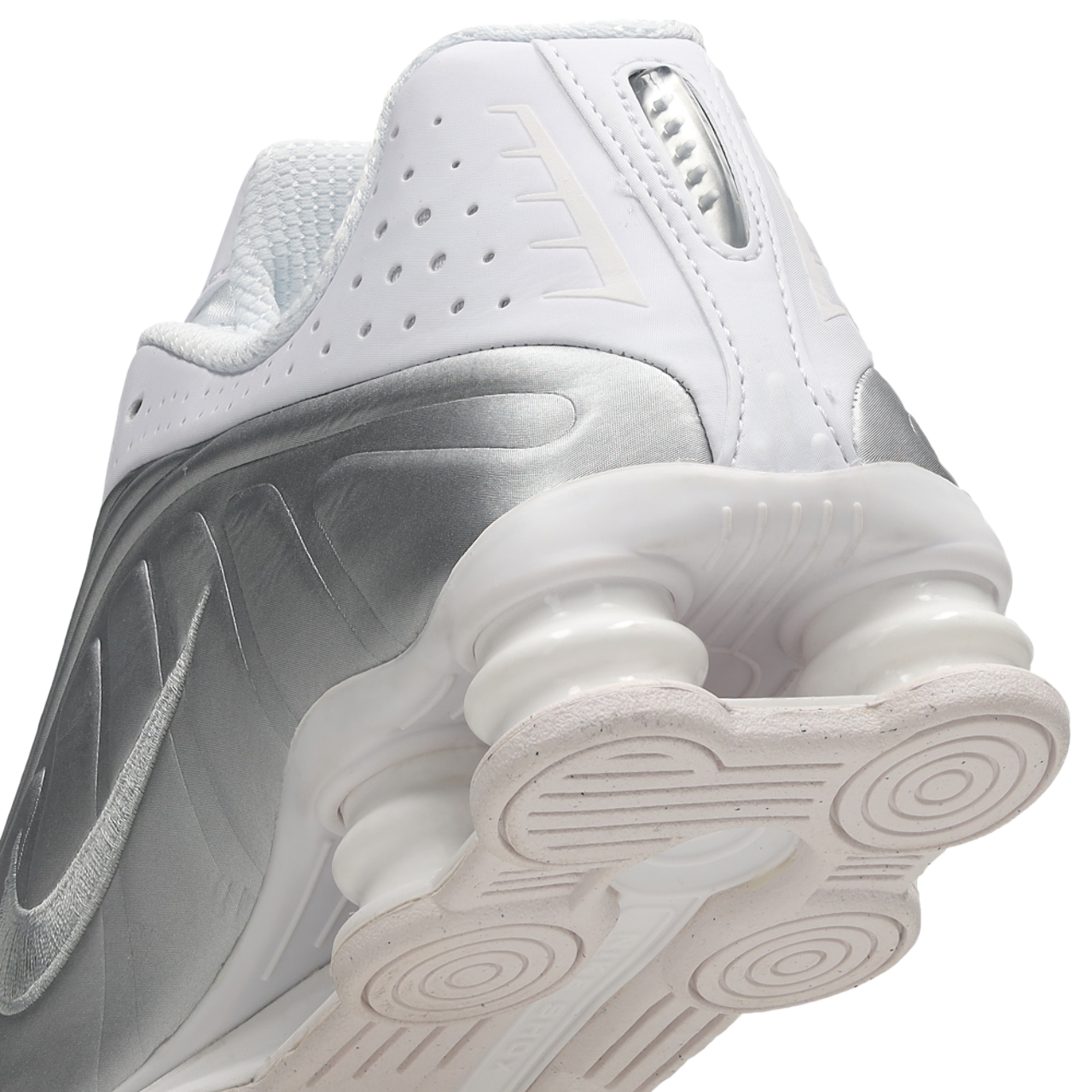 Nike Shox R4 Image 7 of 7. Tap to open photo gallery.