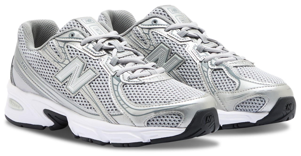 New Balance 740 Image 2 sur 6. Appuyez pour ouvrir la galerie de photos.