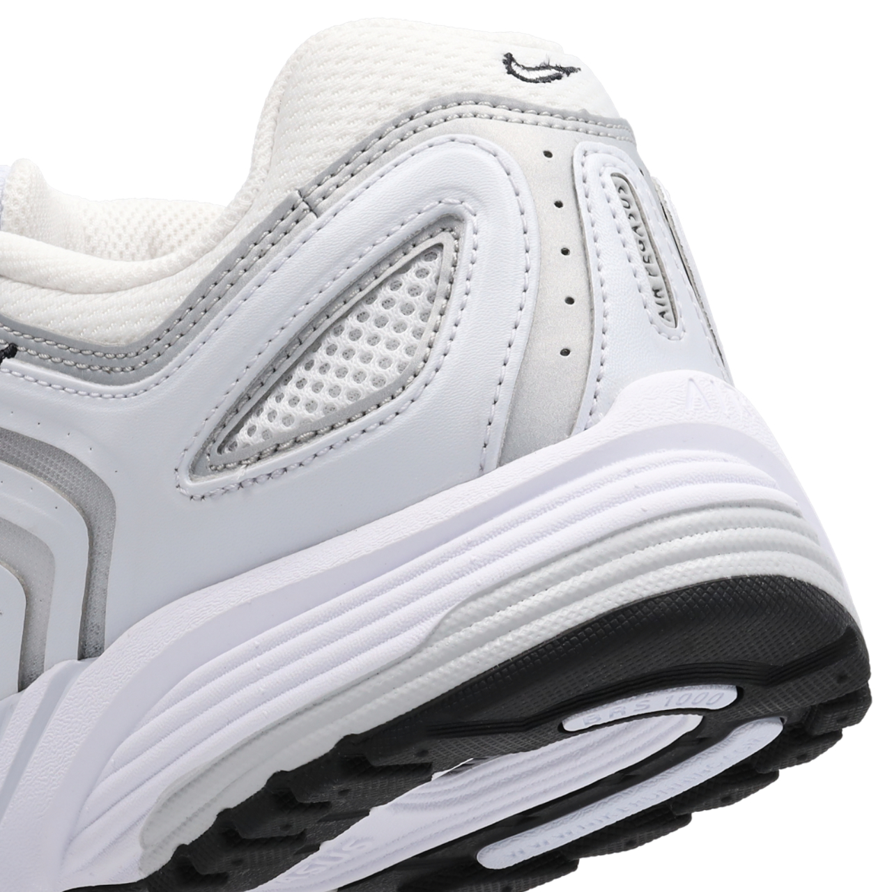 Nike Pegasus 2005 Image 7 sur 7. Appuyez pour ouvrir la galerie de photos.