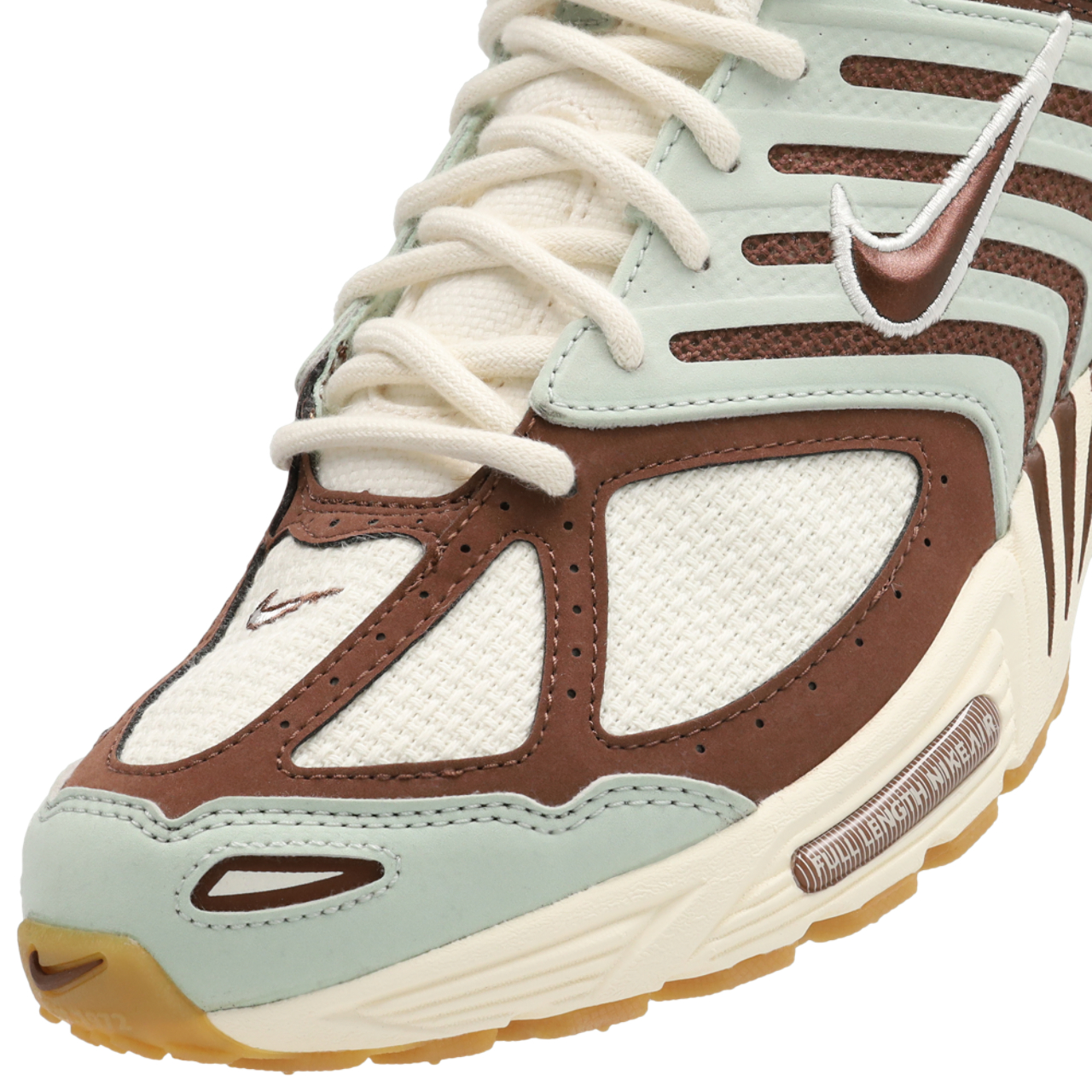 Nike Pegasus 2005 Bild 8 von 8. Antippen, um die Fotogalerie zu öffnen.
