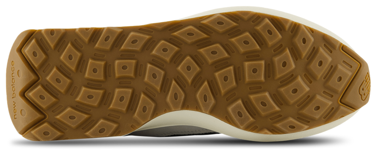 New Balance 370 Image 6 of 6. Tap to open photo gallery.
