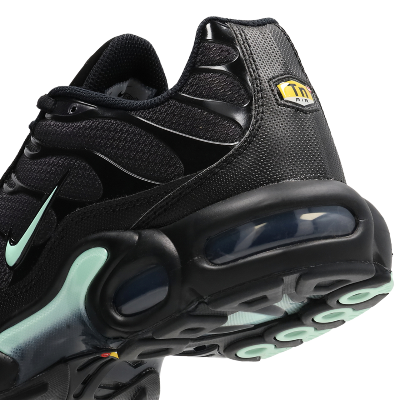 Nike Air Max Tuned 1 Image 7 sur 7. Appuyez pour ouvrir la galerie de photos.