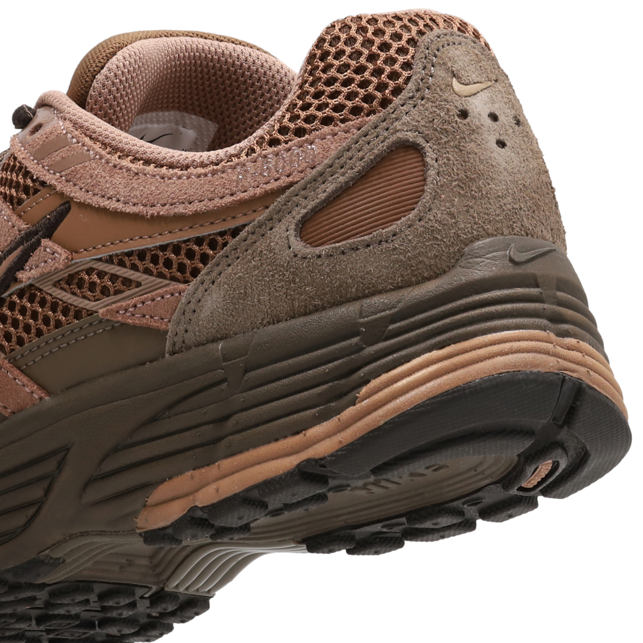 Nike P-6000 Image 7 sur 8. Appuyez pour ouvrir la galerie de photos.