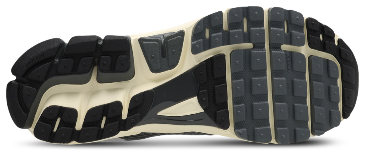 Nike Zoom Vomero 5 Image 6 of 8. Tap to open photo gallery.