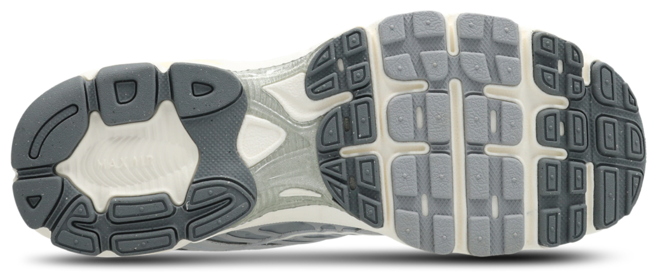 Nike Air Max Moto 2K Image 6 sur 7. Appuyez pour ouvrir la galerie de photos.