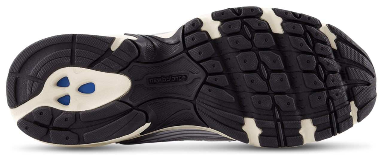 New Balance 530 Image 4 of 4. Tap to open photo gallery.