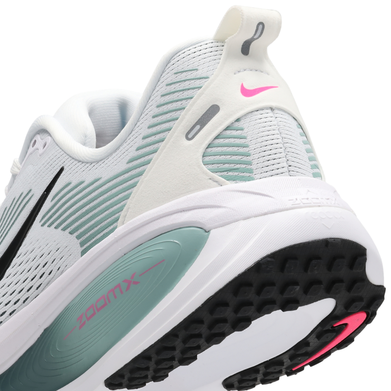 Nike Zoom Vomero 18 Image 7 of 7. Tap to open photo gallery.