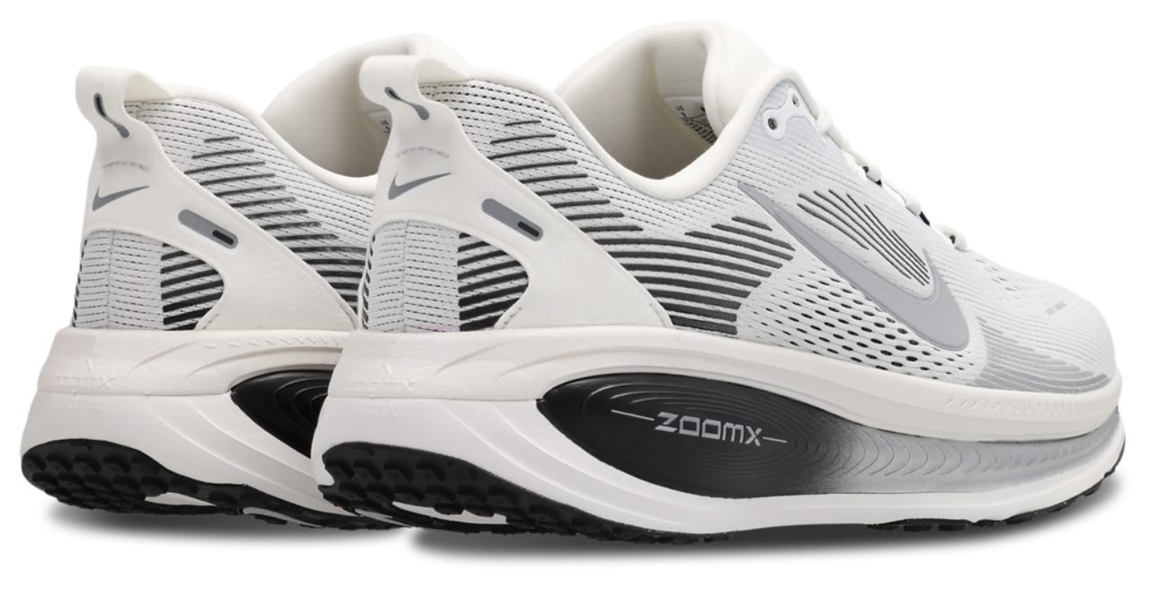 Nike Zoom Vomero 18 Image 3 of 7. Tap to open photo gallery.