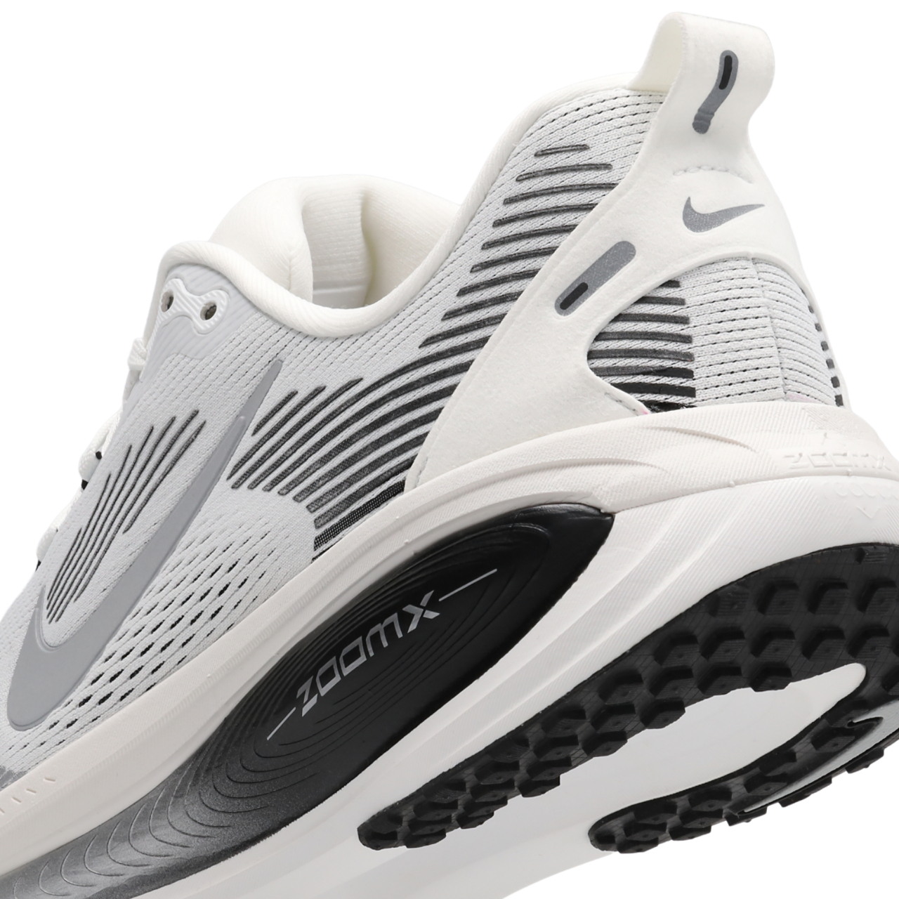 Nike Zoom Vomero 18 Image 7 of 7. Tap to open photo gallery.