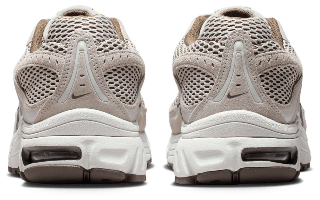 Nike Air Max Moto 2K Image 6 sur 6. Appuyez pour ouvrir la galerie de photos.