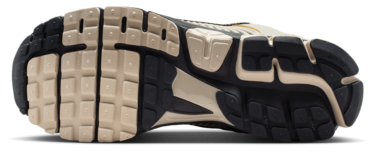 Nike Zoom Vomero 5 Image 5 of 6. Tap to open photo gallery.
