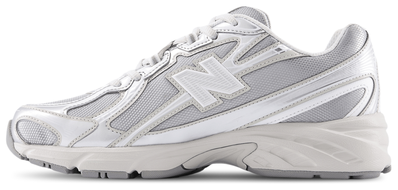 New Balance 740 Image 4 of 6. Tap to open photo gallery.