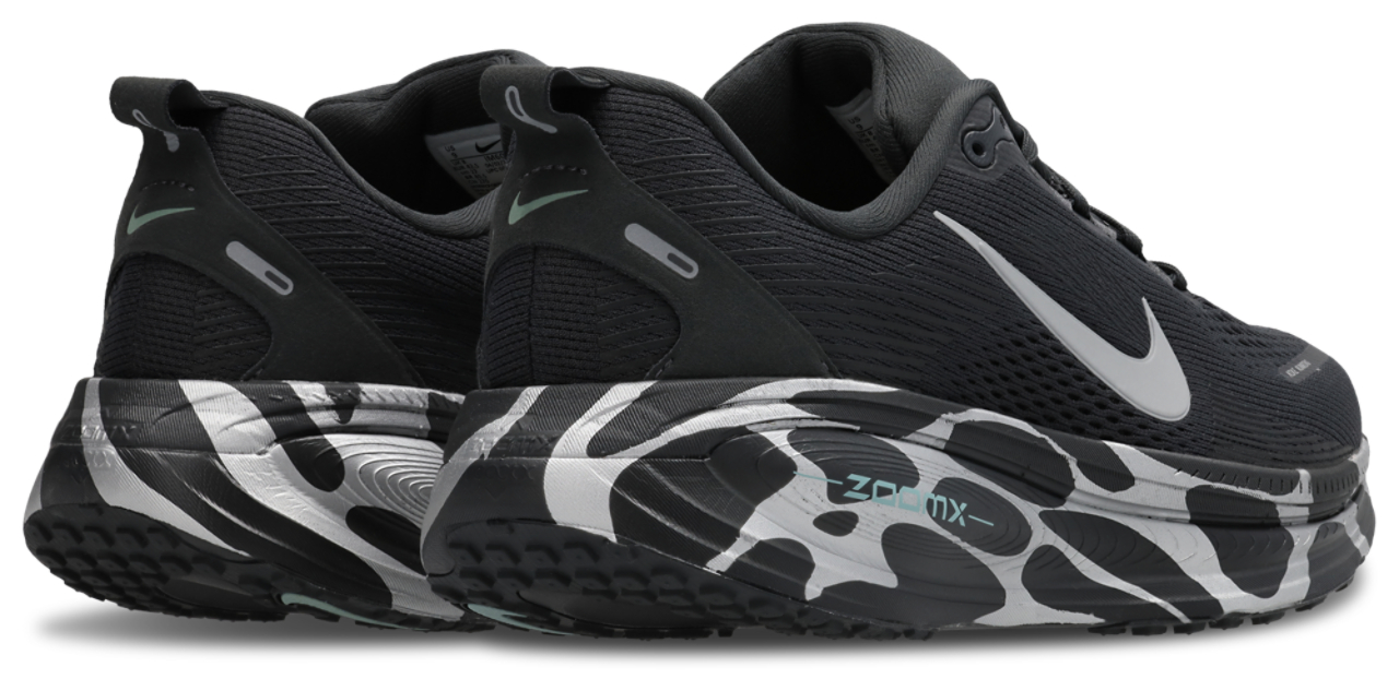 Nike Zoom Vomero 18 Image 3 of 7. Tap to open photo gallery.