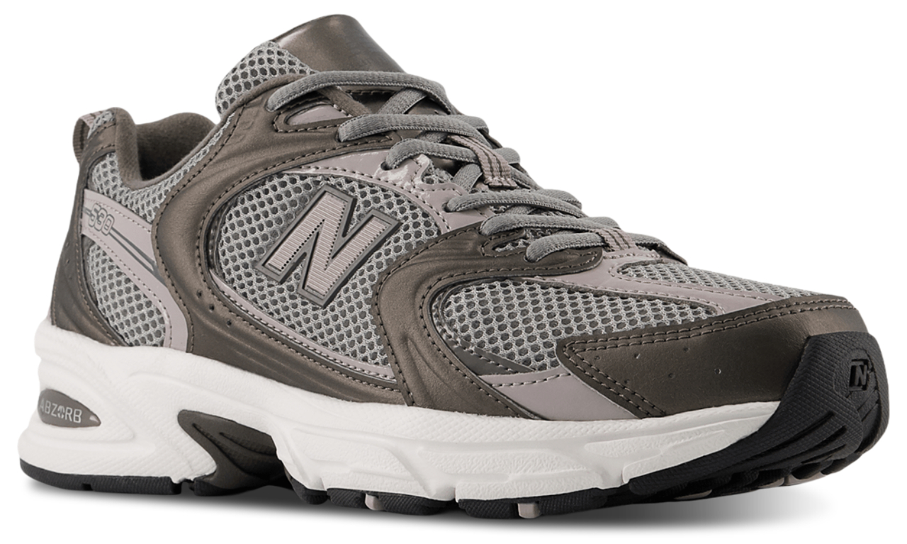 New Balance 530 Afbeelding 2 van 5. Tik om de fotogalerij te openen..