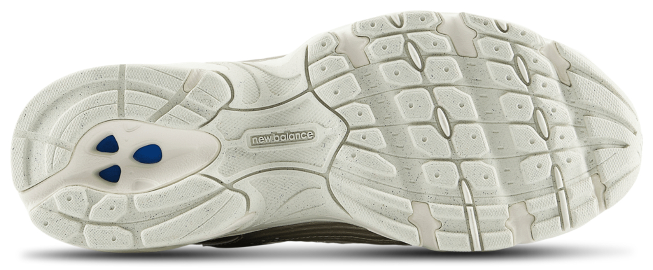 New Balance 530 Image 6 of 6. Tap to open photo gallery.