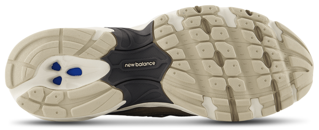 New Balance 740 Image 4 of 4. Tap to open photo gallery.