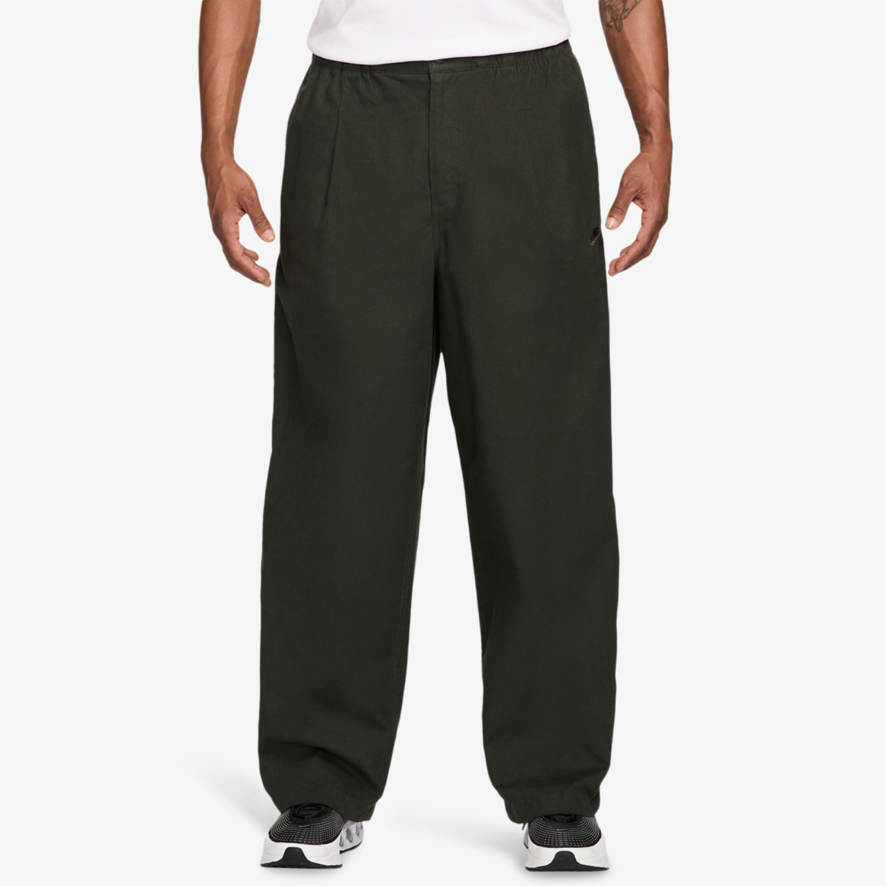 Nike Club Heavyweight Balloon Pants Image 1 of 3. Tap to open photo gallery.