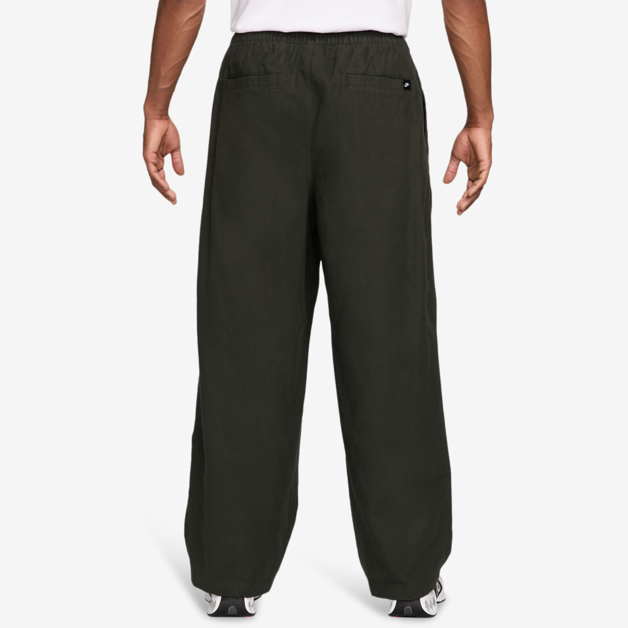 Nike Club Heavyweight Balloon Pants Image 2 of 3. Tap to open photo gallery.