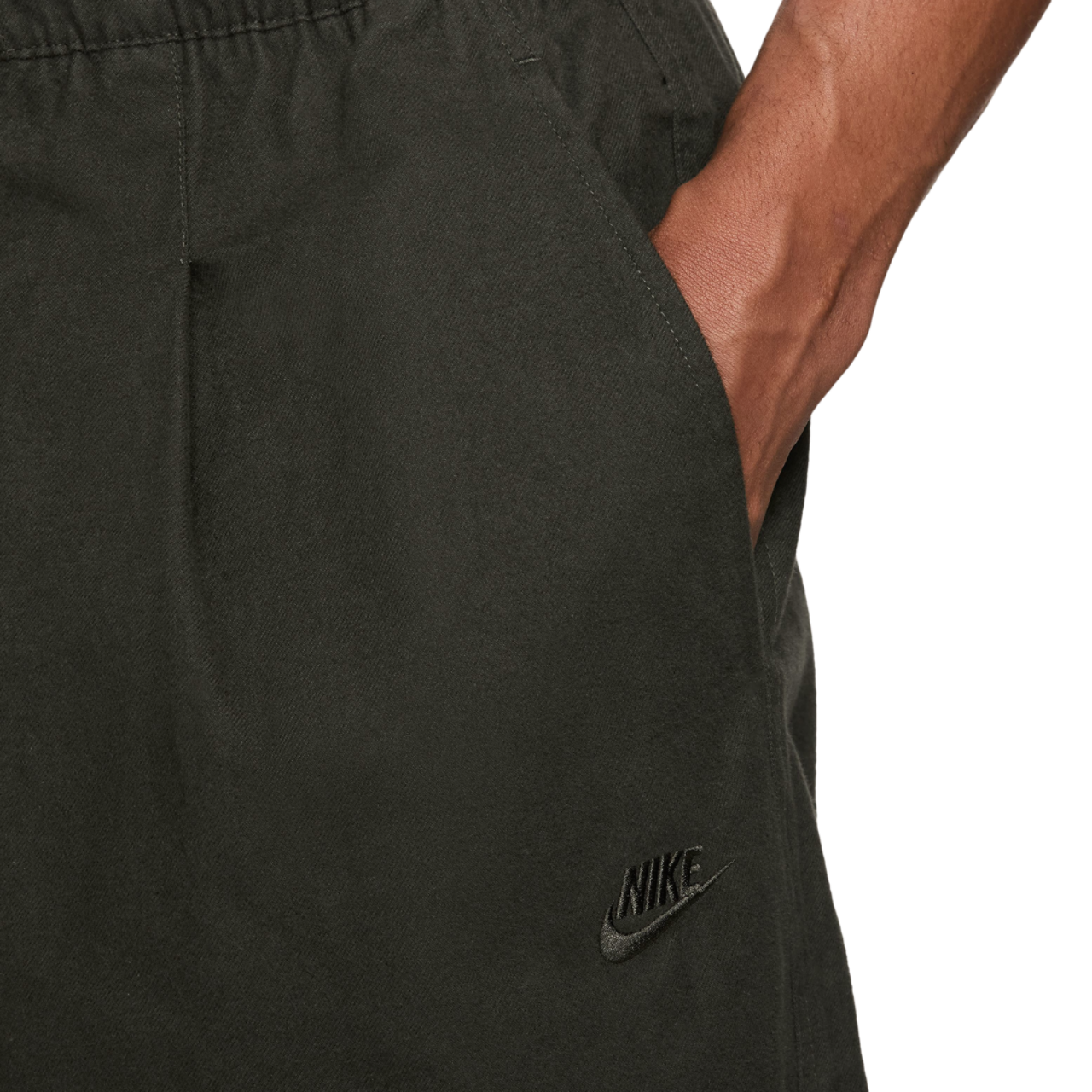 Nike Club Heavyweight Balloon Pants Image 3 of 3. Tap to open photo gallery.