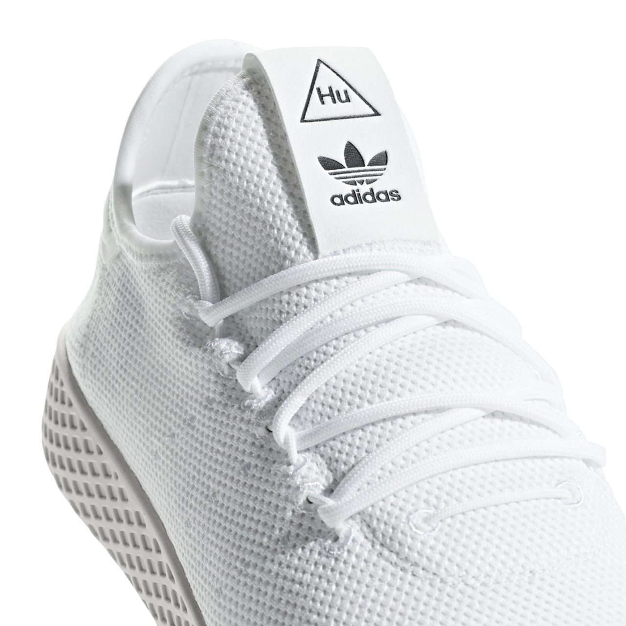 adidas Pharrell Williams Tennis Hu Imagen 9 de 12. Toque para abrir la galería de fotos.