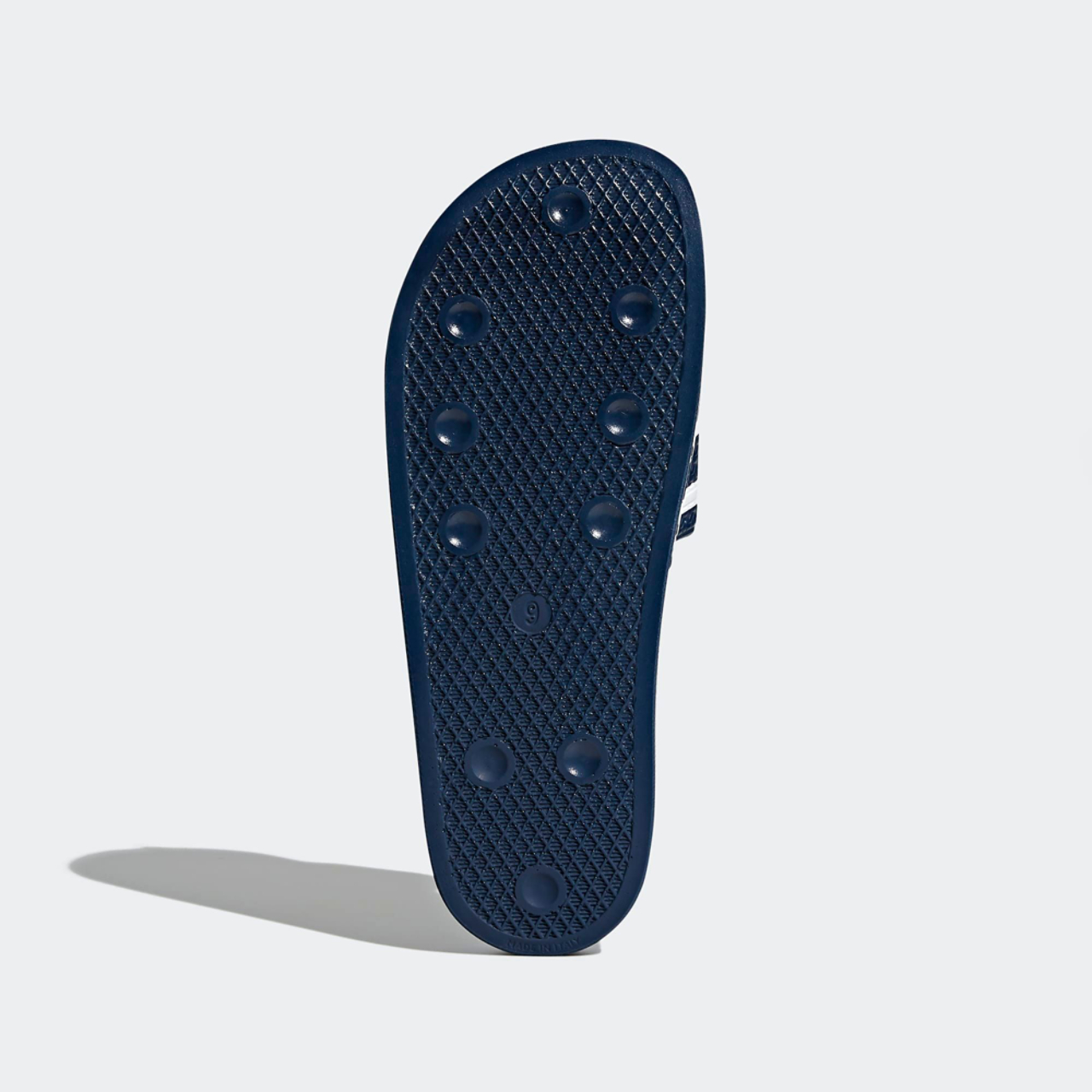 adidas Adilette Image 6 sur 6. Appuyez pour ouvrir la galerie de photos.