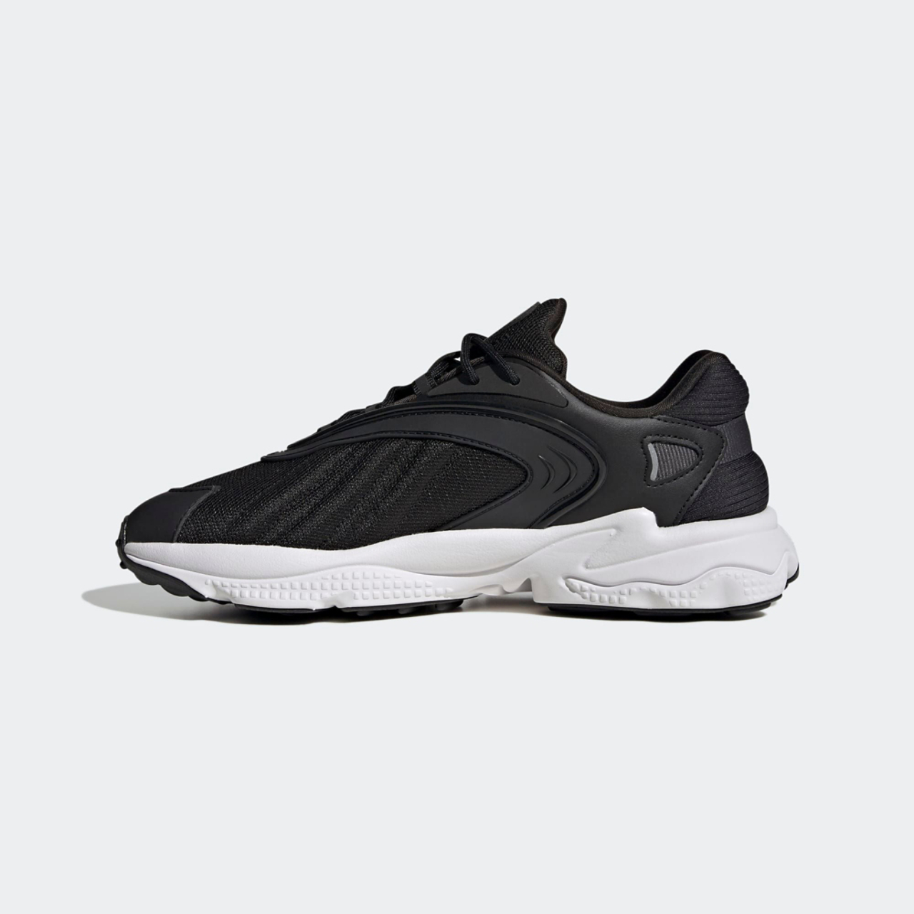 adidas Oztral Bild 4 von 6. Antippen, um die Fotogalerie zu öffnen.