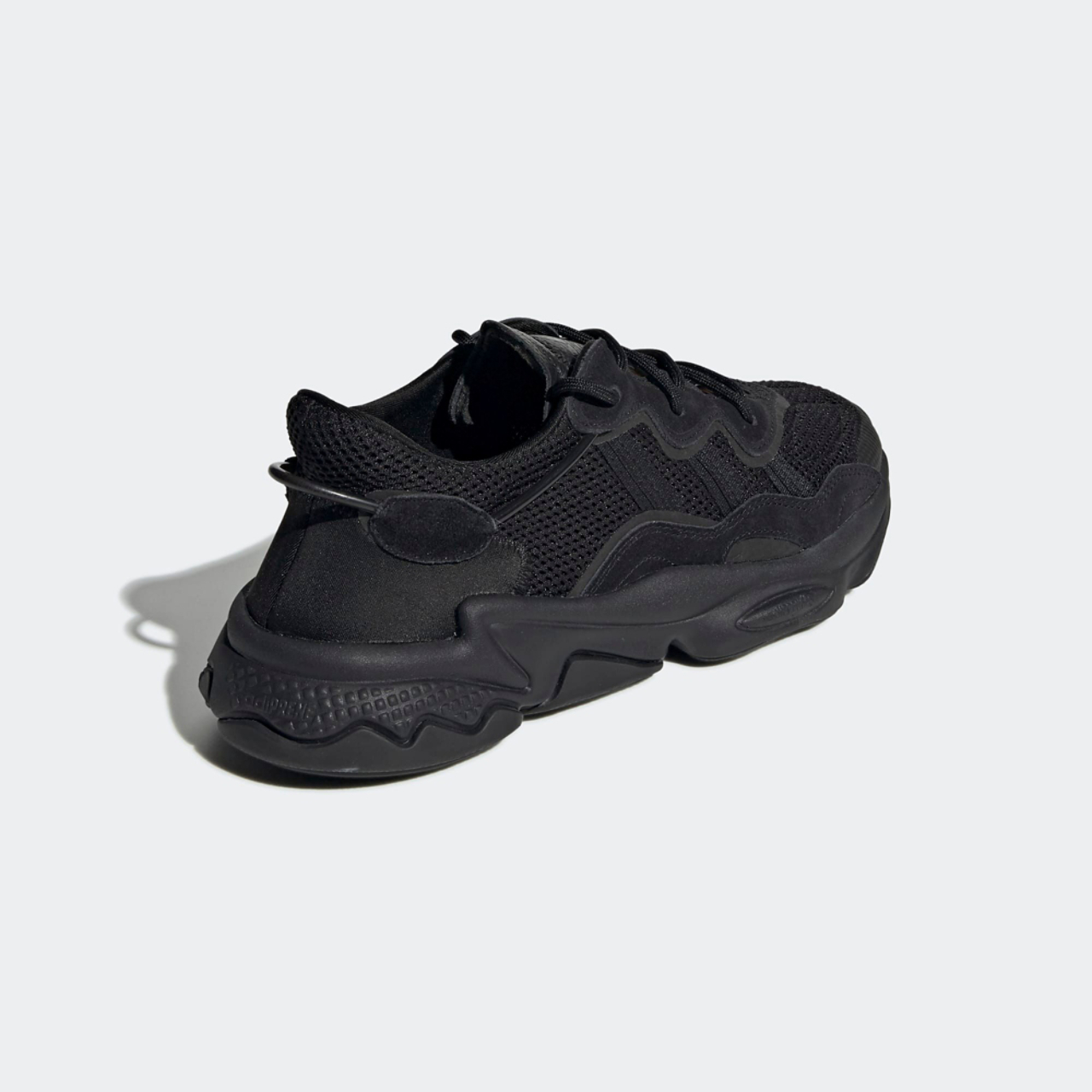 adidas Ozweego Imagen 3 de 6. Toque para abrir la galería de fotos.