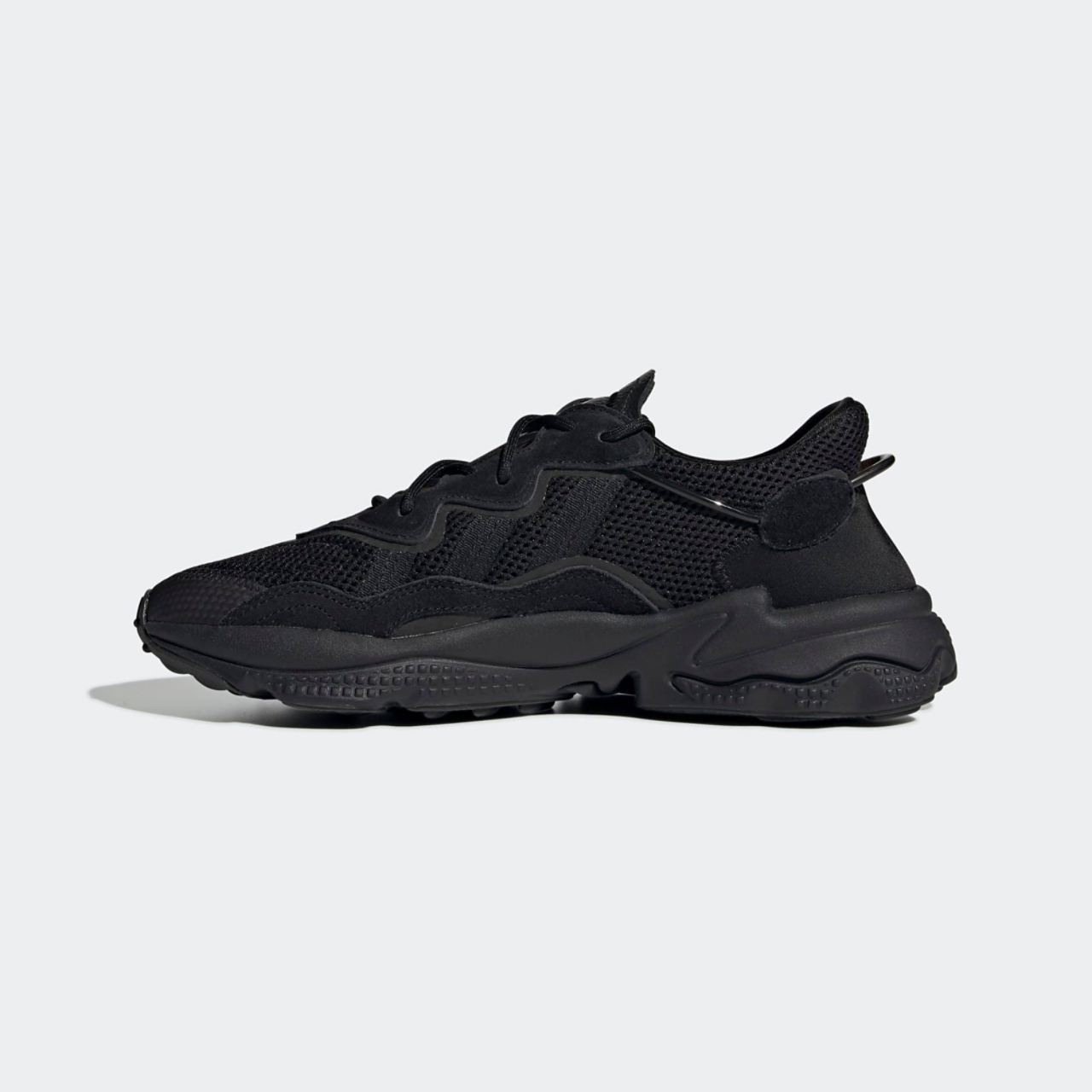 adidas Ozweego Imagen 4 de 6. Toque para abrir la galería de fotos.