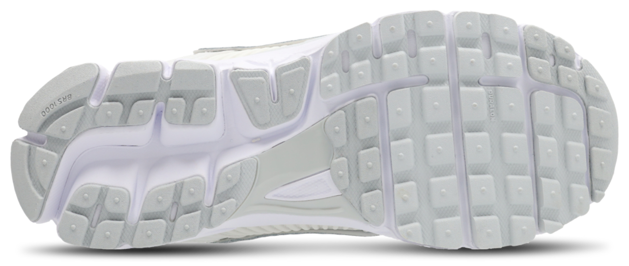 Nike Zoom Vomero 5 Image 6 of 7. Tap to open photo gallery.