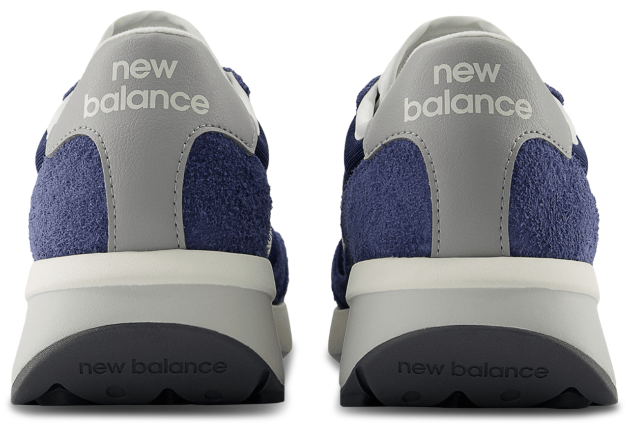 New Balance 370 Image 3 of 6. Tap to open photo gallery.