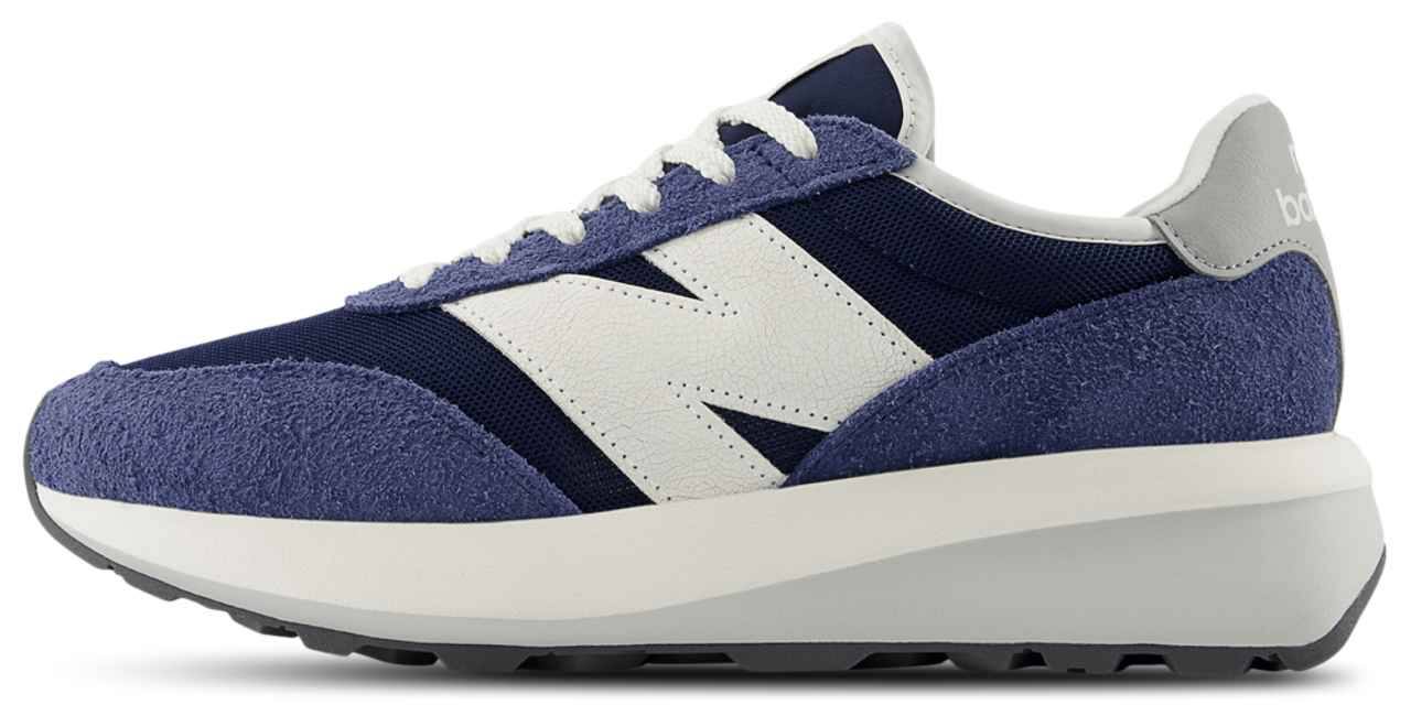 New Balance 370 Image 4 of 6. Tap to open photo gallery.