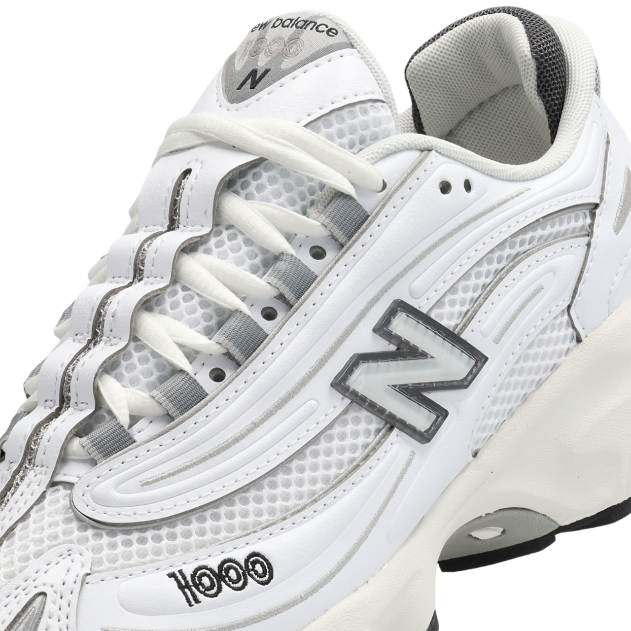 New Balance 1000 Image 8 sur 8. Appuyez pour ouvrir la galerie de photos.