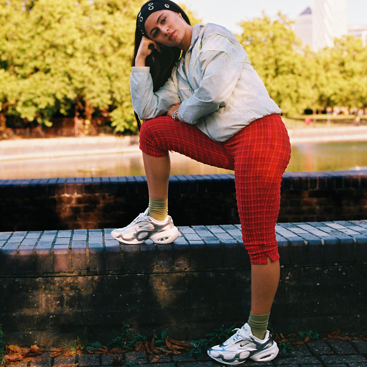Nike Air Max Muse Afbeelding 2 van 8. Tik om de fotogalerij te openen..