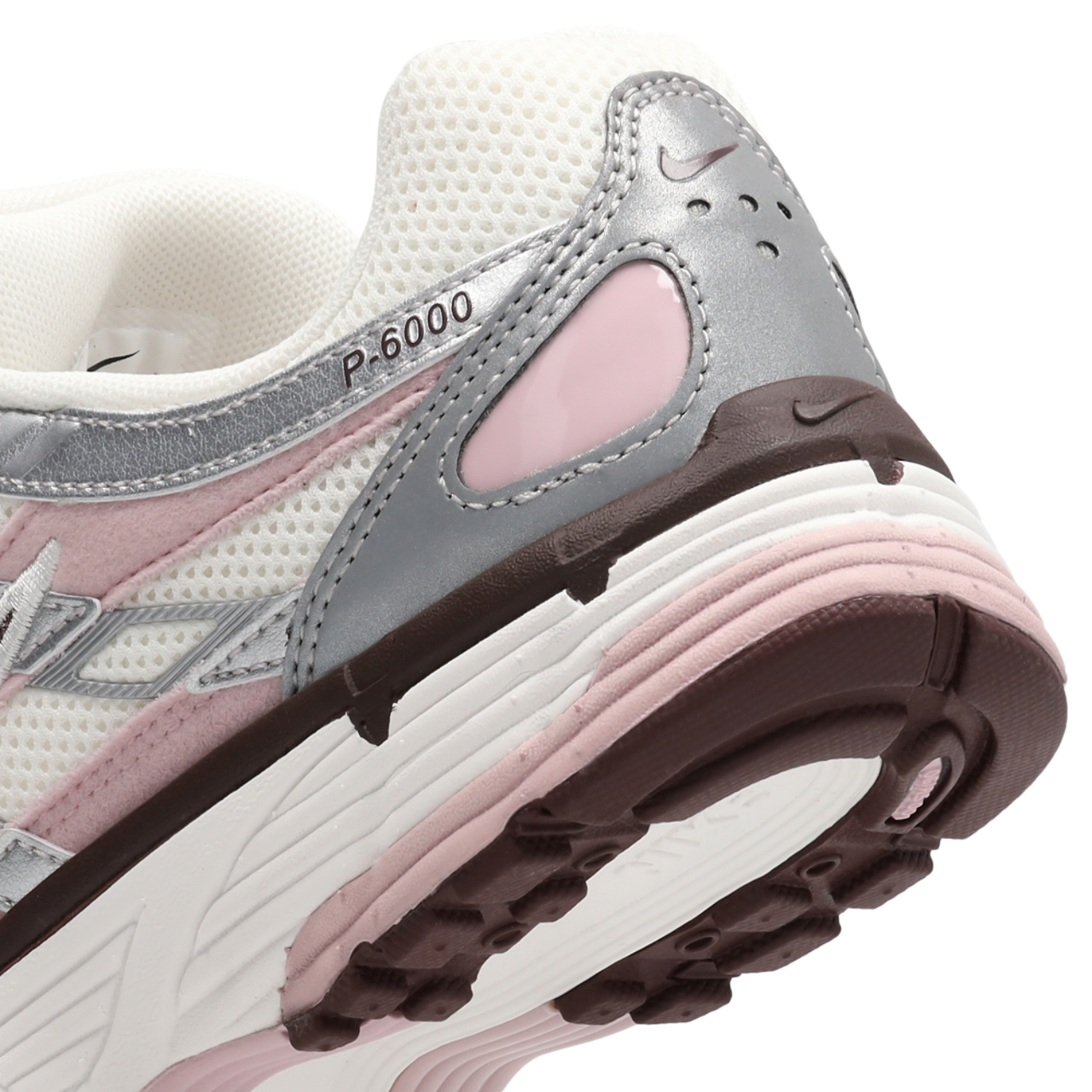 Nike P-6000 Image 7 sur 7. Appuyez pour ouvrir la galerie de photos.